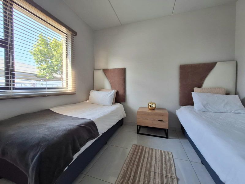 Ground Floor Corner Apartment For Sale - Ballito Groves - Photo 8