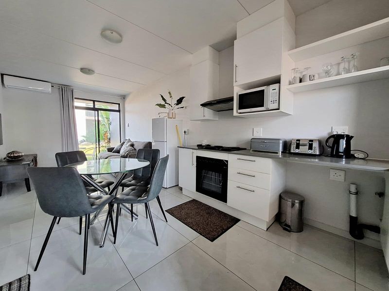 Ground Floor Corner Apartment For Sale - Ballito Groves - Photo 2