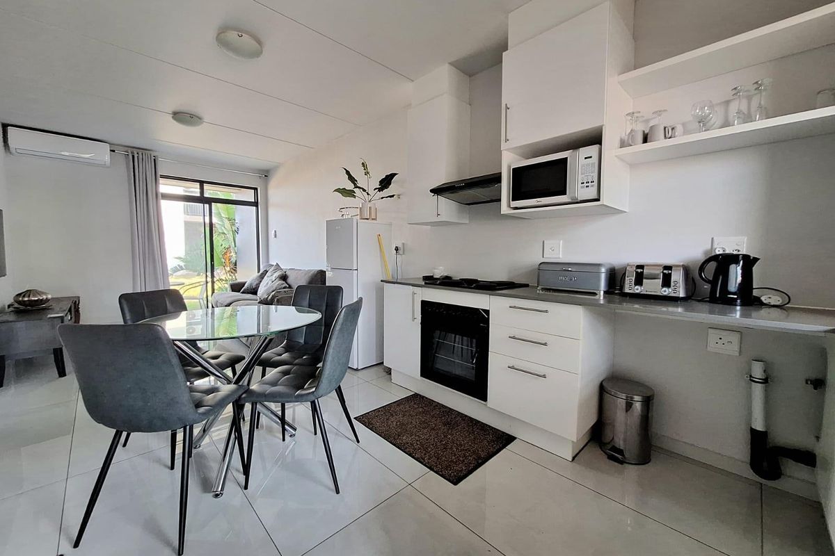 Ground Floor Corner Apartment For Sale - Ballito Groves - Photo 2