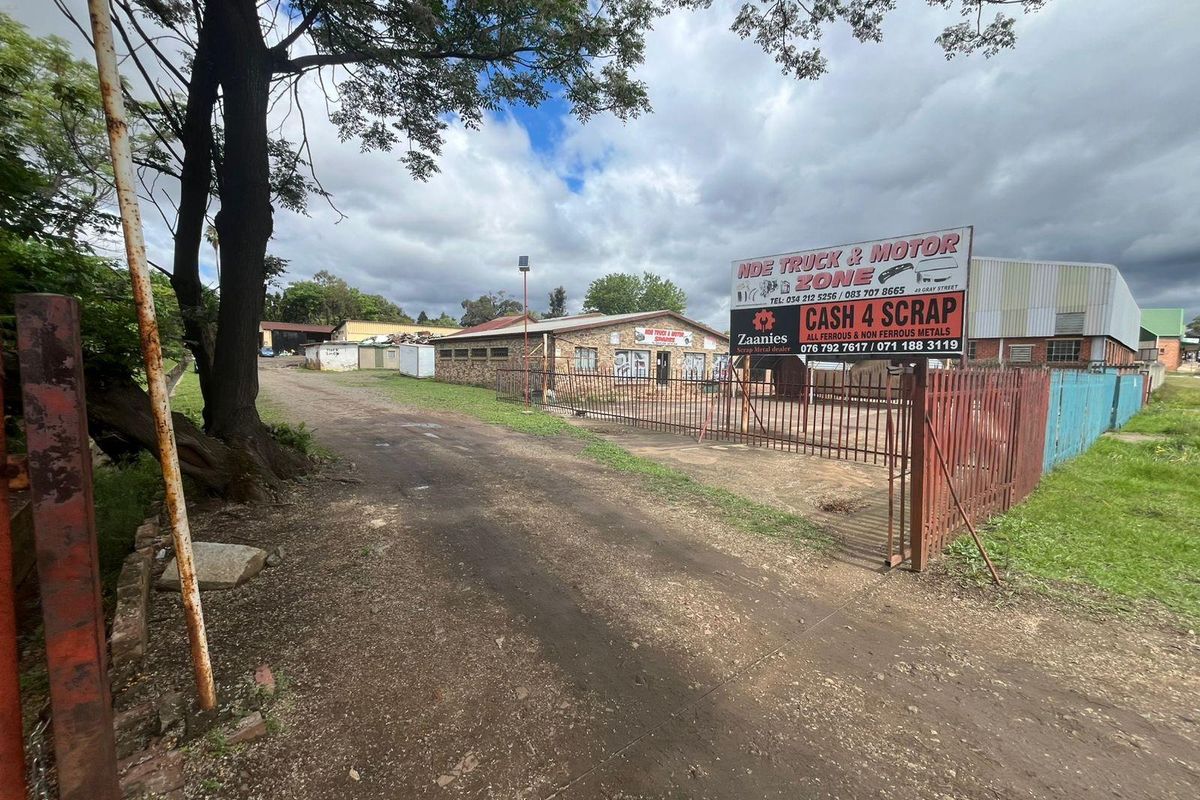 Investment Gem in Dundee-Spacious Commercial-Residential Property on 4000m2 in KwaZulu Natal - Photo 3