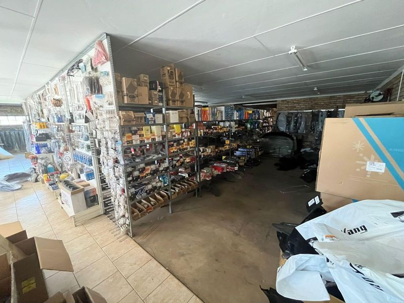 Investment Gem in Dundee-Spacious Commercial-Residential Property on 4000m2 in KwaZulu Natal - Photo 7