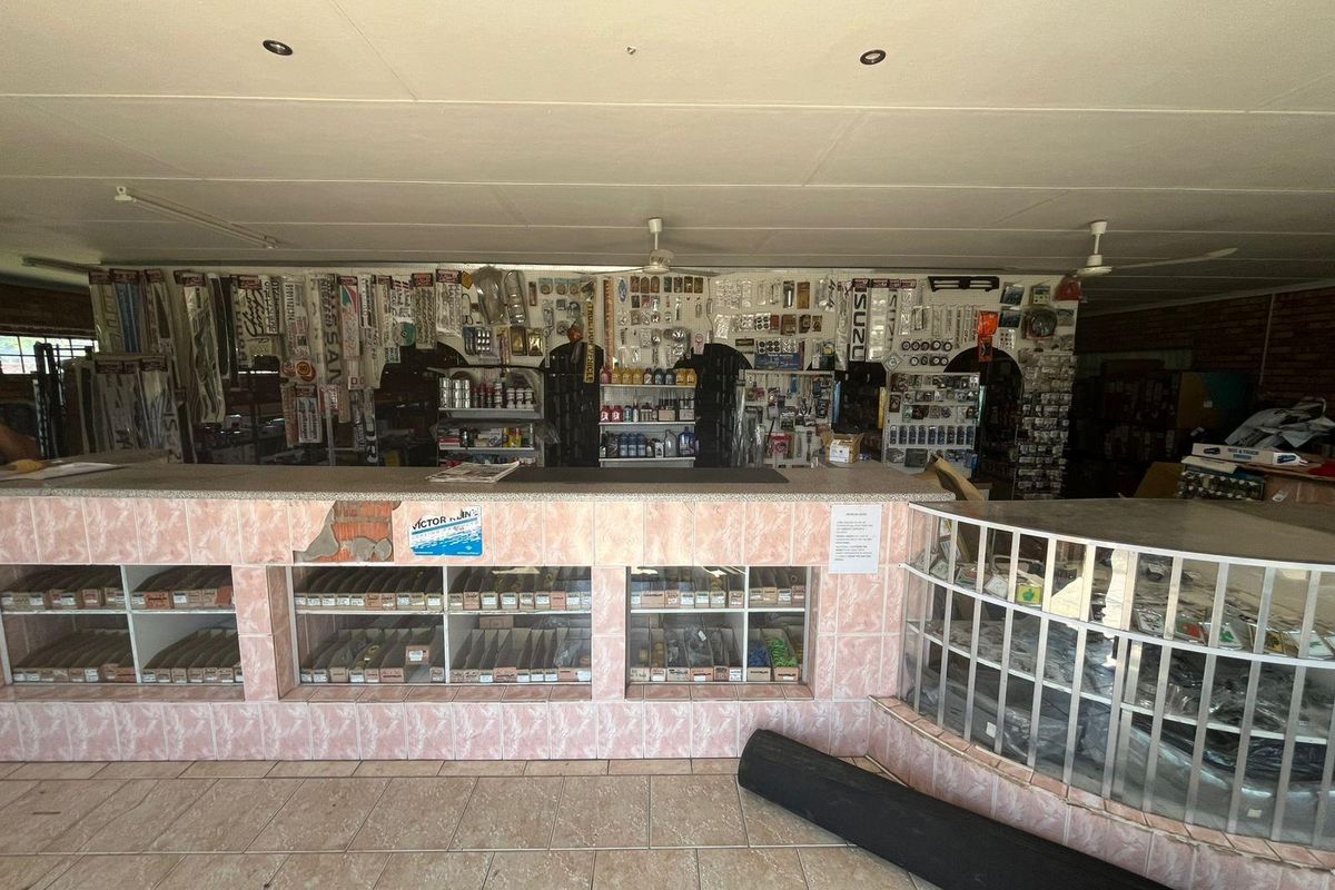 Investment Gem in Dundee-Spacious Commercial-Residential Property on 4000m2 in KwaZulu Natal - Photo 5