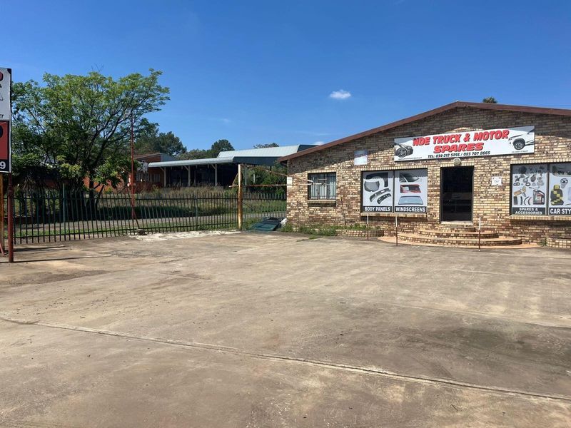 Investment Gem in Dundee-Spacious Commercial-Residential Property on 4000m2 in KwaZulu Natal - Photo 2