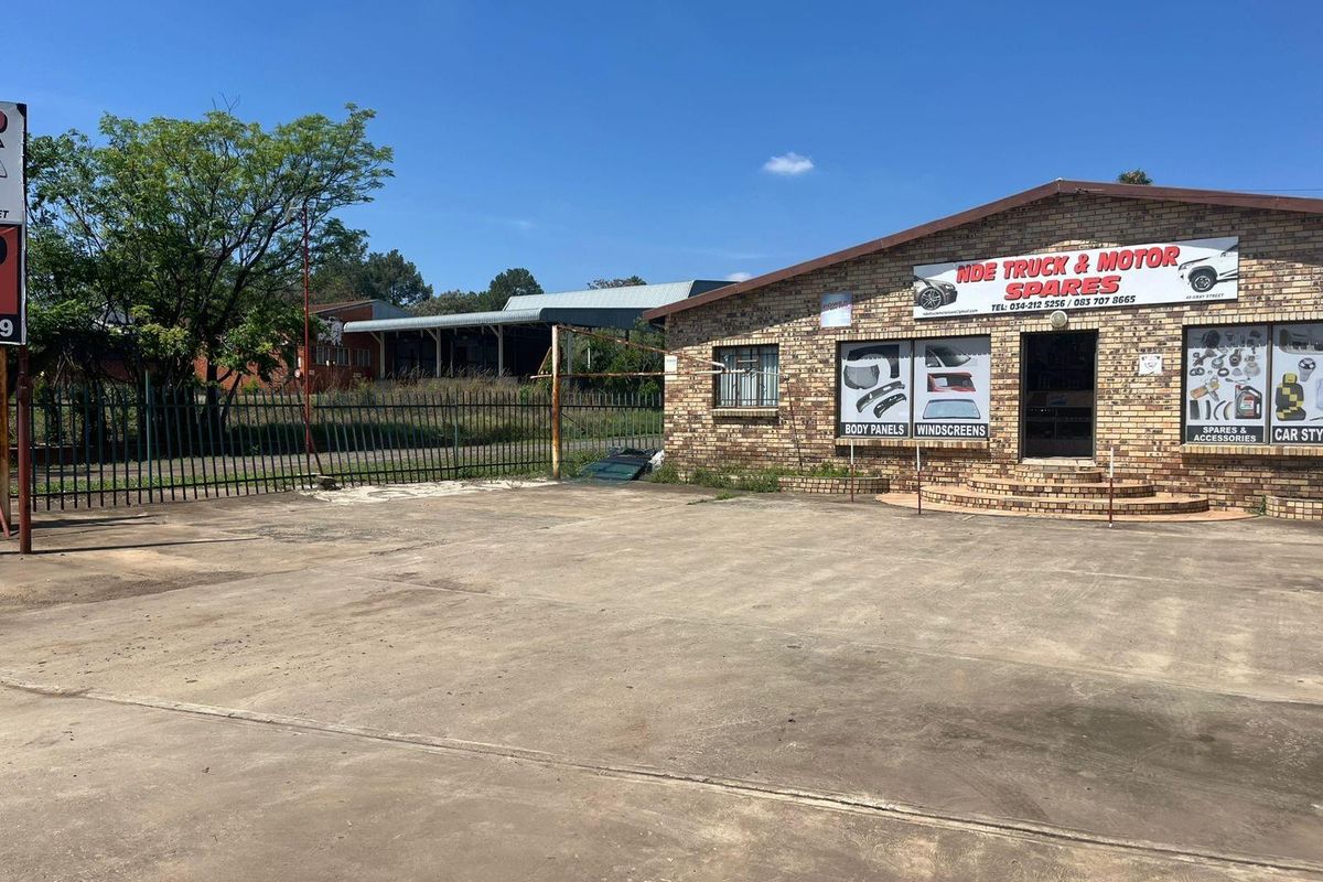 Investment Gem in Dundee-Spacious Commercial-Residential Property on 4000m2 in KwaZulu Natal - Photo 2