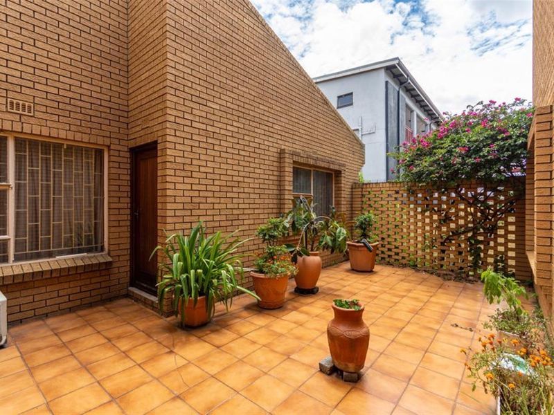 Prime Property with 5 bedroom House and Business Potential in Marlboro Gardens. - Photo 4