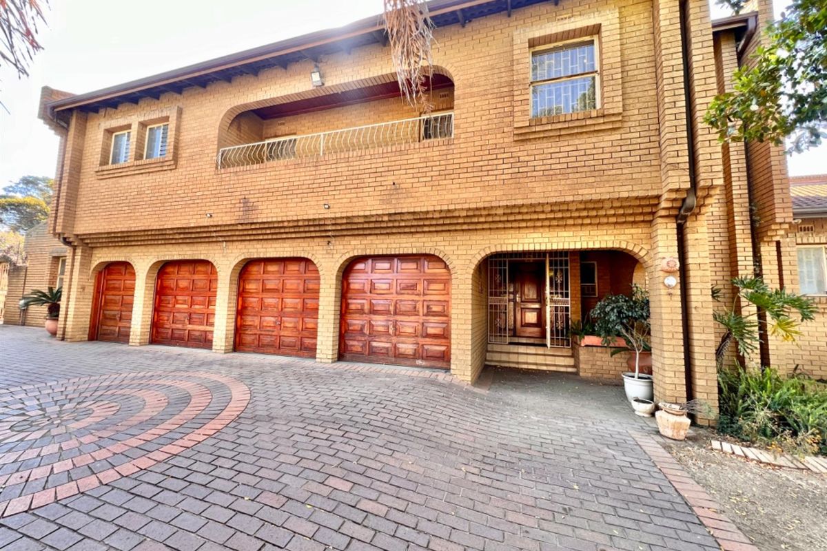 Prime Property with 5 bedroom House and Business Potential in Marlboro Gardens. - Photo 3