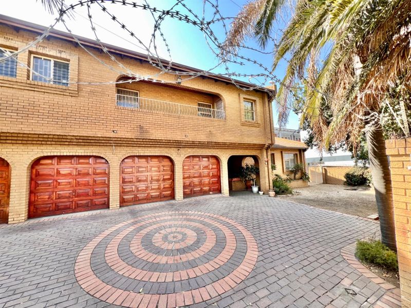 Prime Property with 5 bedroom House and Business Potential in Marlboro Gardens. - Photo 5