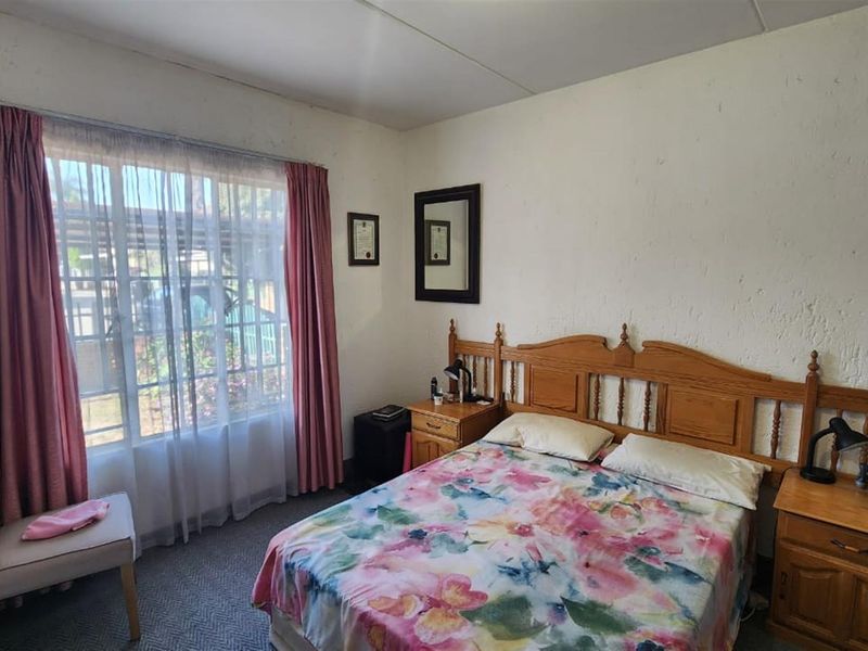 BARTLETT R710 000 unit now for sale, do not miss out - Photo 9