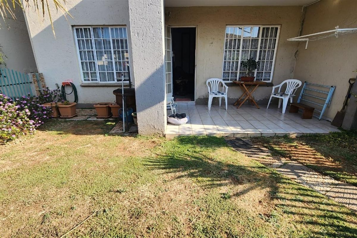 BARTLETT R710 000 unit now for sale, do not miss out - Photo 3