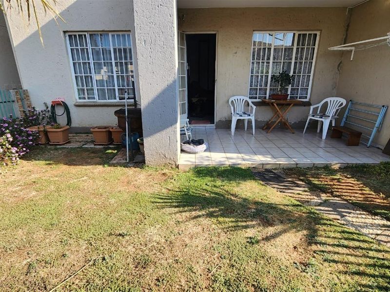 BARTLETT R710 000 unit now for sale, do not miss out - Photo 3