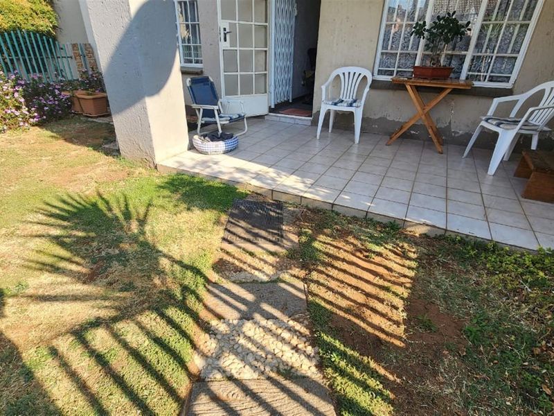 BARTLETT R710 000 unit now for sale, do not miss out - Photo 10