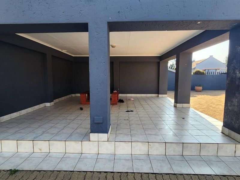 BARTLETT R710 000 unit now for sale, do not miss out - Photo 7