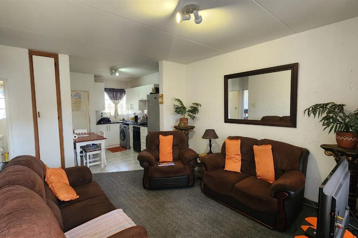 BARTLETT R710 000 unit now for sale, do not miss out - Photo 4