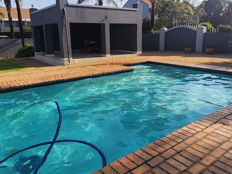 BARTLETT R710 000 unit now for sale, do not miss out - Photo 5