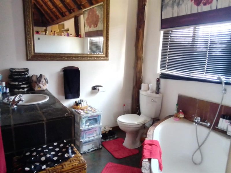 Charming 6-hectare smallholding with multiple houses and income for sale, Bela Bela - Photo 10