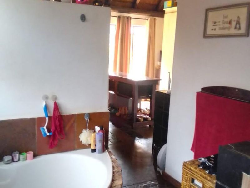 Charming 6-hectare smallholding with multiple houses and income for sale, Bela Bela - Photo 9