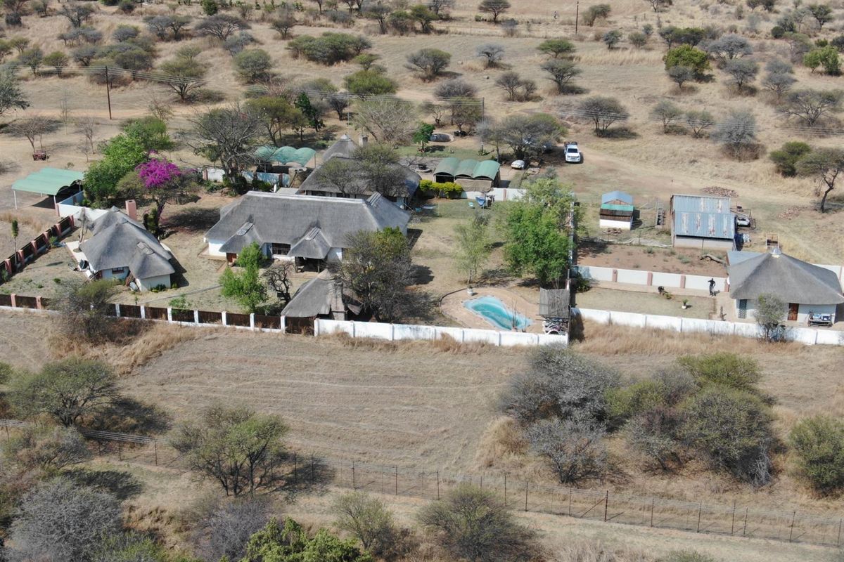 Charming 6-hectare smallholding with multiple houses and income for sale, Bela Bela - Photo 2