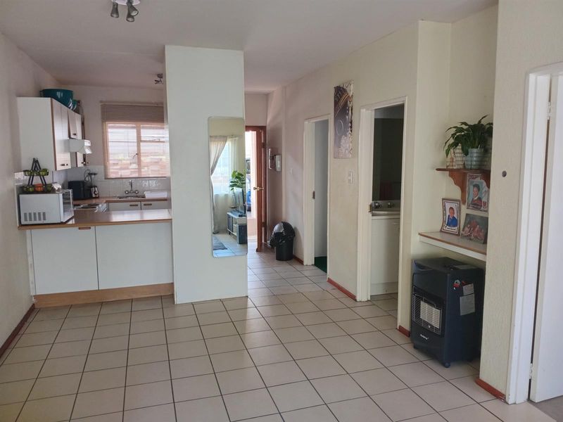 Apartment For Sale in Rembrandt Park, Johannesburg - Photo 3