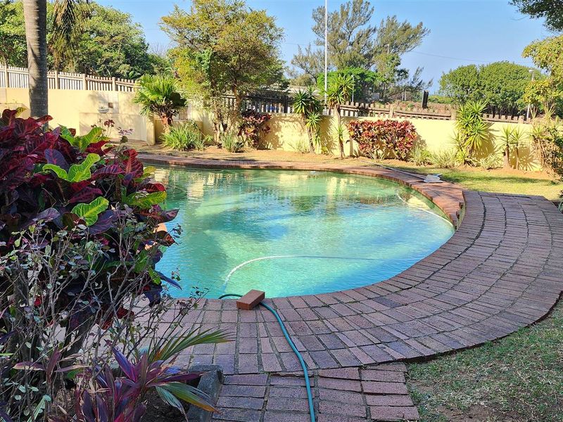 Apartment For Sale in Durban North, KwaZulu Natal - Photo 2