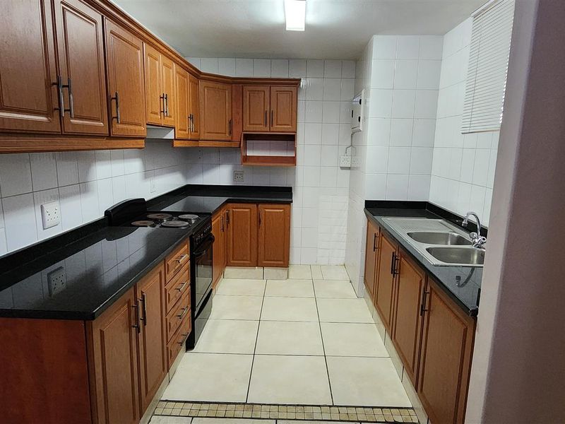 Apartment For Sale in Durban North, KwaZulu Natal - Photo 3