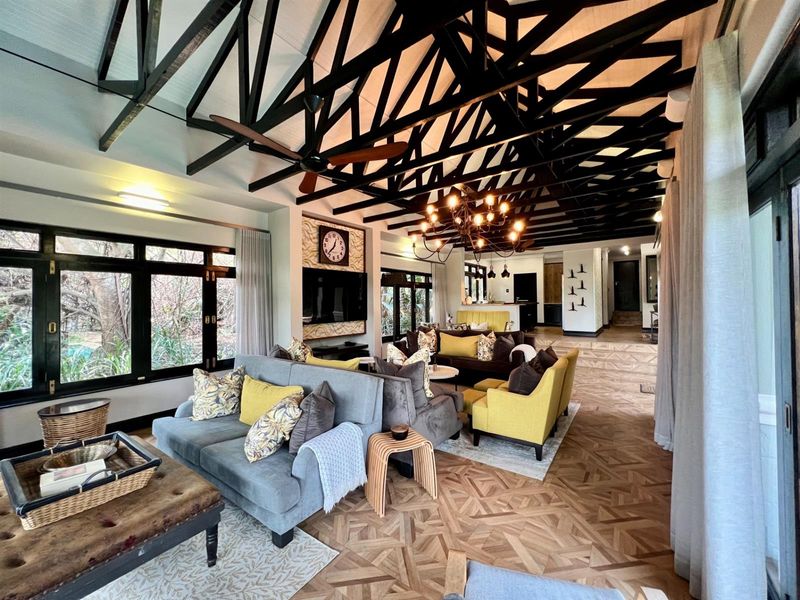 Elegant Golf Course View Luxury Home in Zimbali Estate - Photo 6