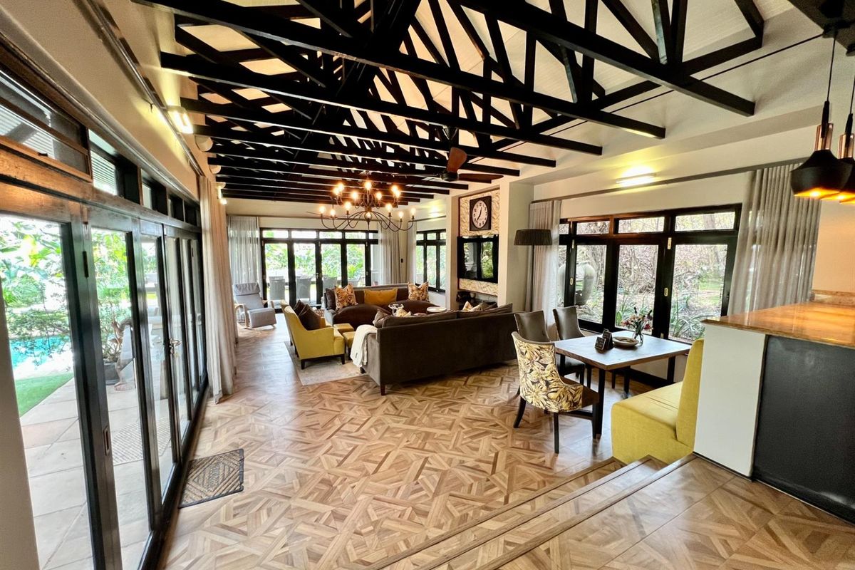 Elegant Golf Course View Luxury Home in Zimbali Estate - Photo 2