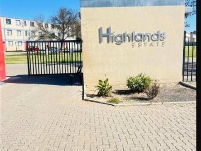 Apartment For Sale in Madadeni J, Madadeni, Newcastle, KwaZulu Natal - Photo 1