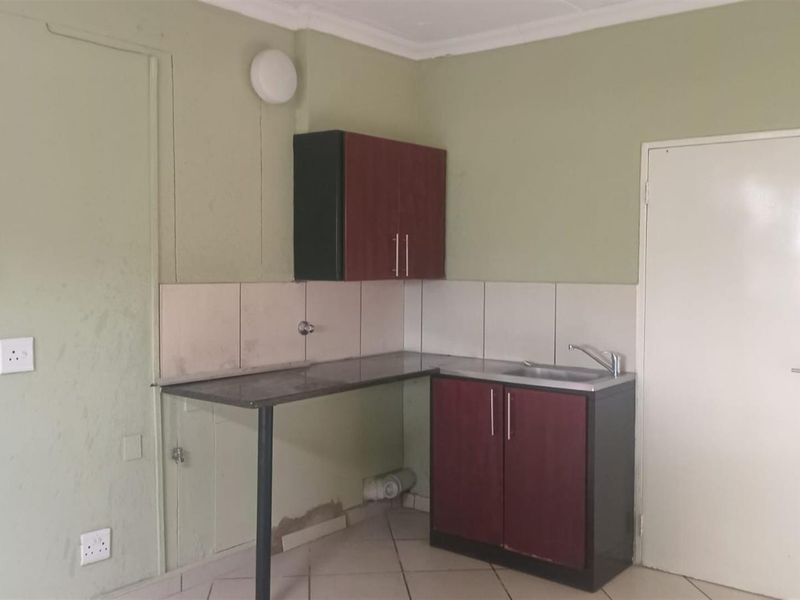 Apartment For Sale in Madadeni J, Madadeni, Newcastle, KwaZulu Natal - Photo 2
