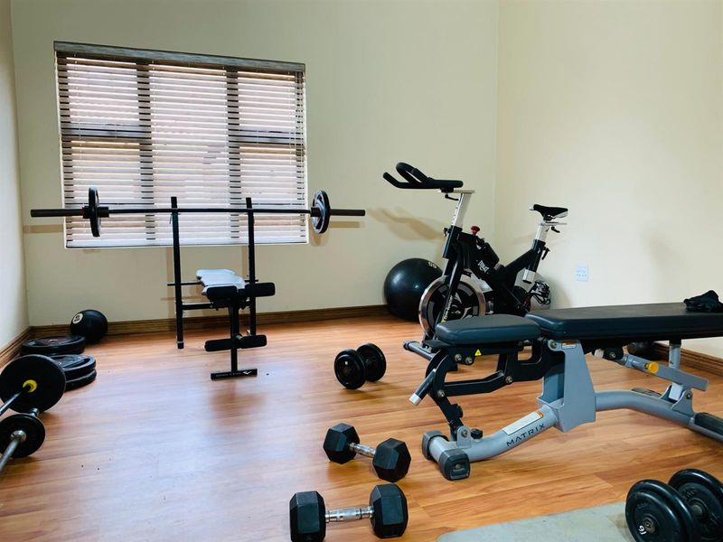 Exceptional 6 Bedroom House Available in Magaliesberg Country Estate - Photo 5