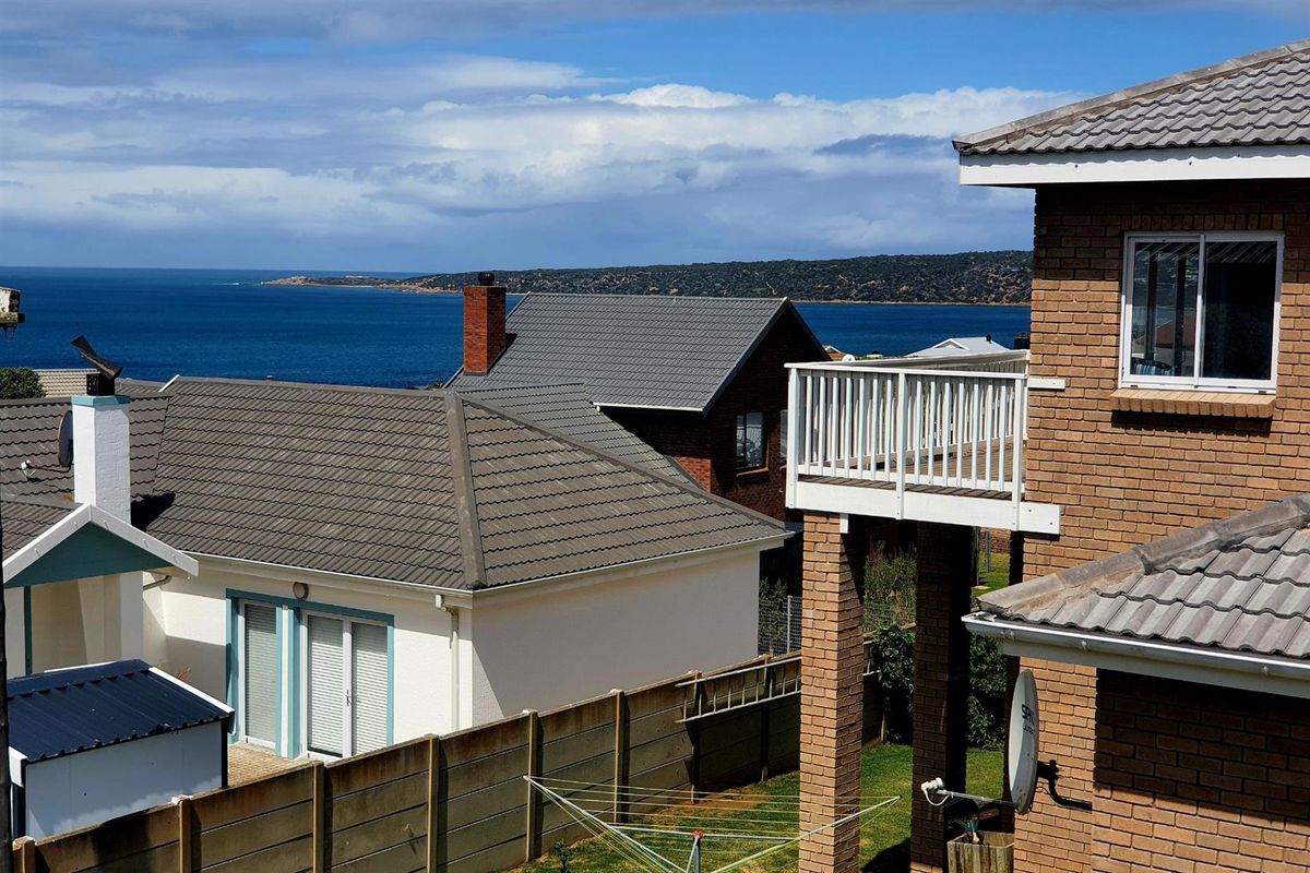 Where Charm, Comfort and Coastal Living Meet - Photo 2