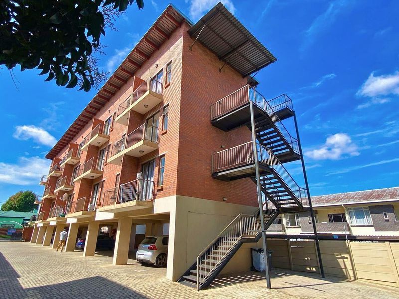 Studio Apartment For Sale in Florida Roodepoort - Photo 5