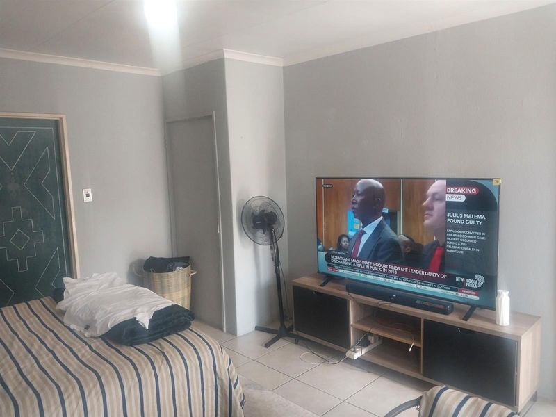 1 Bedroom Cottage available for rental in Ormonde, Johannesburg - Photo 3