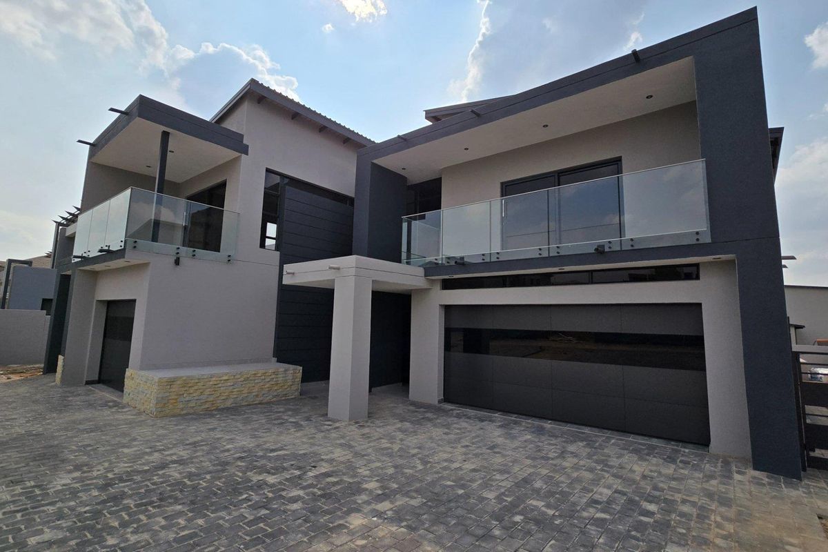 House For Sale in Six Fountains Pretoria Gauteng - Photo 3
