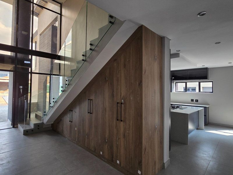 House For Sale in Six Fountains Pretoria Gauteng - Photo 4