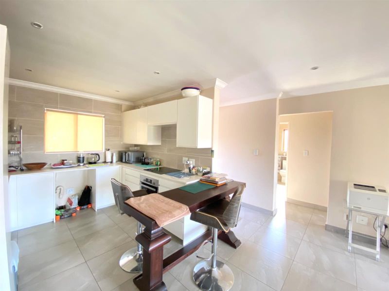 Apartment For Sale in Pineslopes, Sandton Gauteng - Photo 9