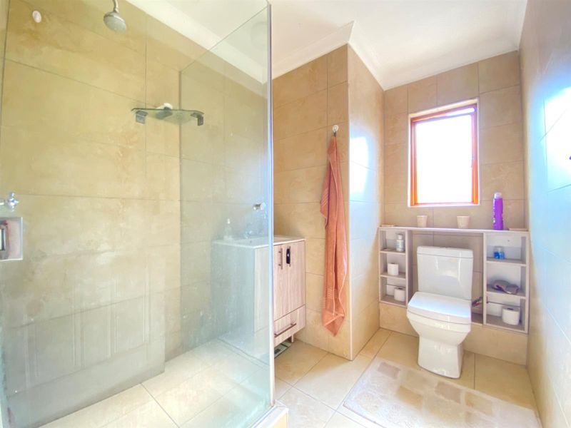 Apartment For Sale in Pineslopes, Sandton Gauteng - Photo 6