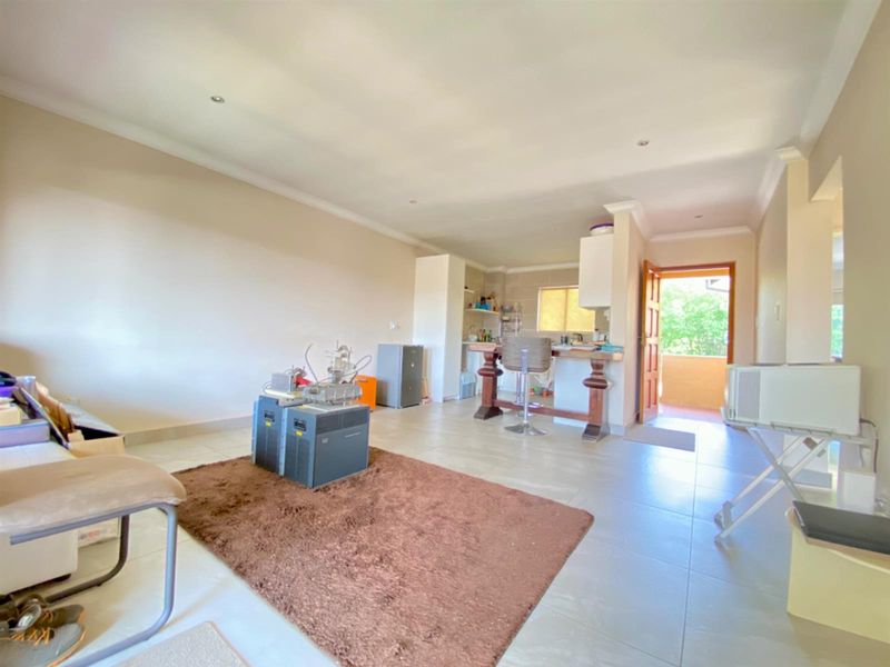 Apartment For Sale in Pineslopes, Sandton Gauteng - Photo 3