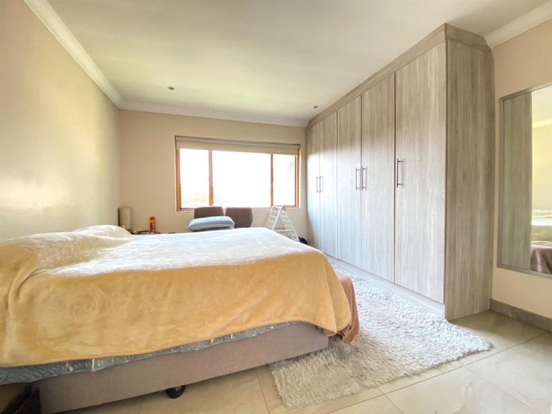 Apartment For Sale in Pineslopes, Sandton Gauteng - Photo 4
