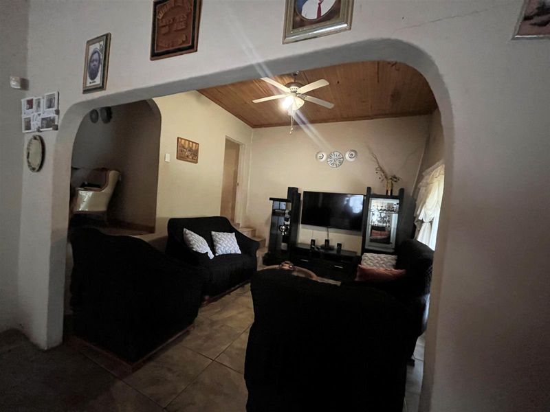 House for sale in Empangeni Central, Empangeni, KwaZulu Natal - Photo 6