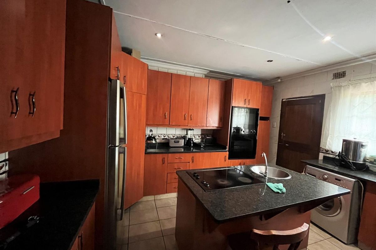House for sale in Empangeni Central, Empangeni, KwaZulu Natal - Photo 4