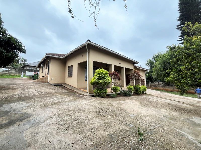 House for sale in Empangeni Central, Empangeni, KwaZulu Natal - Photo 2