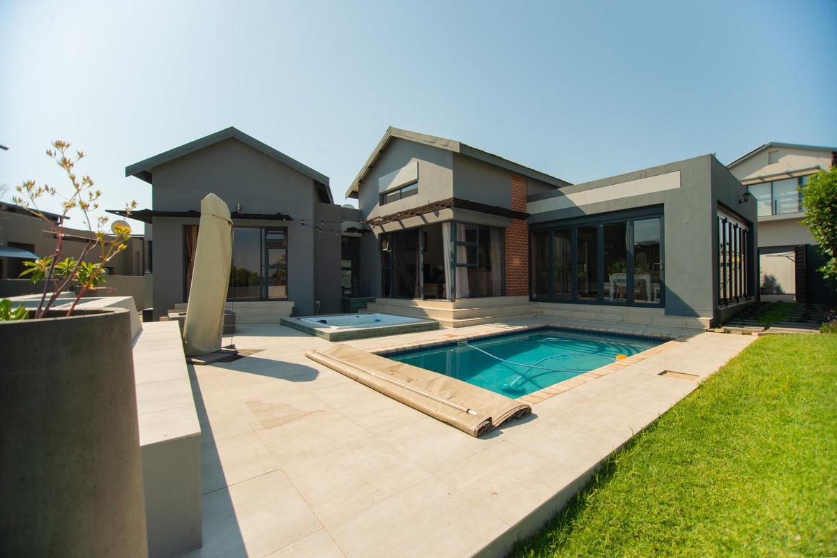 Serene Cul-de-Sac Living in Copperleaf Golf and Country Estate - Photo 2