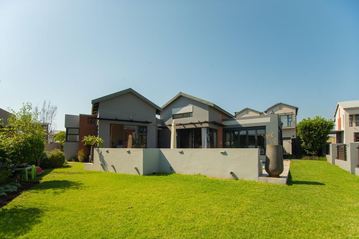 Serene Cul-de-Sac Living in Copperleaf Golf and Country Estate - Photo 3