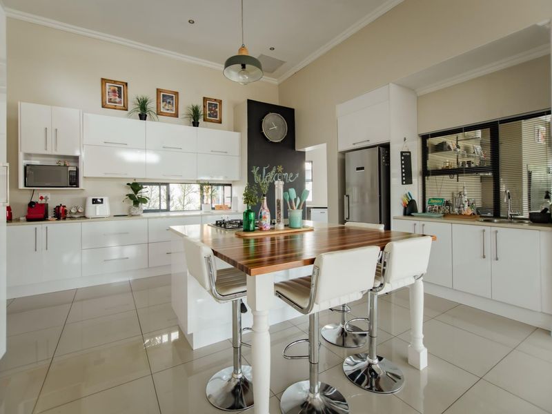Serene Cul-de-Sac Living in Copperleaf Golf and Country Estate - Photo 5