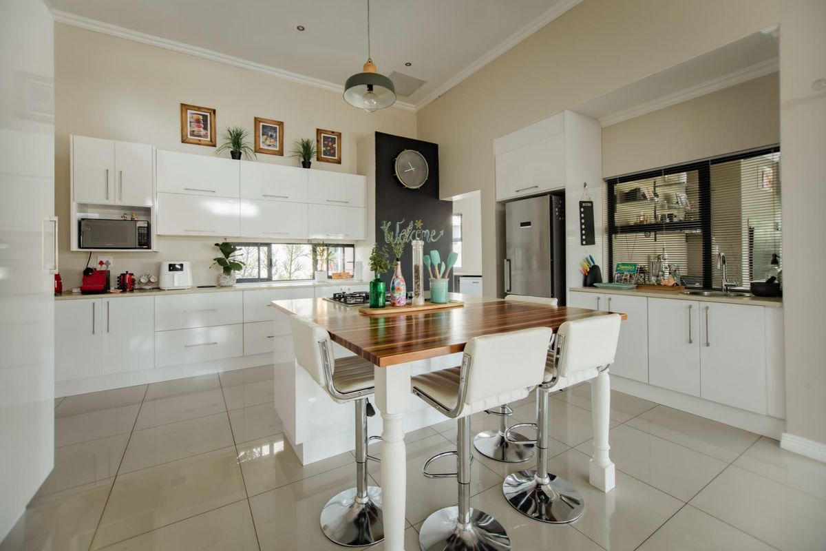 Serene Cul-de-Sac Living in Copperleaf Golf and Country Estate - Photo 5