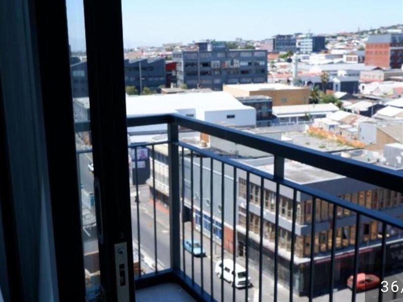 Studio Apartment For Sale in Woodstock, Cape Town - Photo 3
