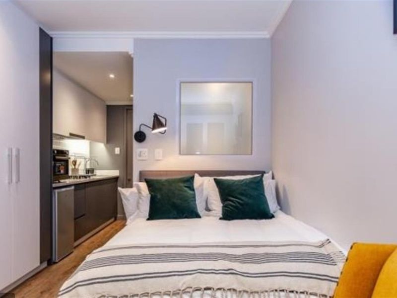 Studio Apartment For Sale in Woodstock, Cape Town - Photo 6