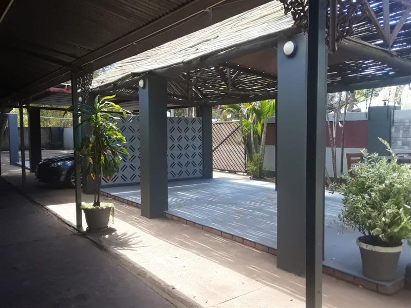 Versatile Commercial Property with Lodge, Offices and Retail Space on Main Road in Komatipoort - Photo 3