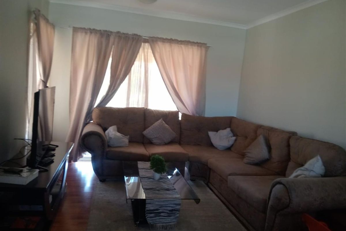 Townhouse For Sale in SW 5, Vanderbijlpark SW - Photo 3