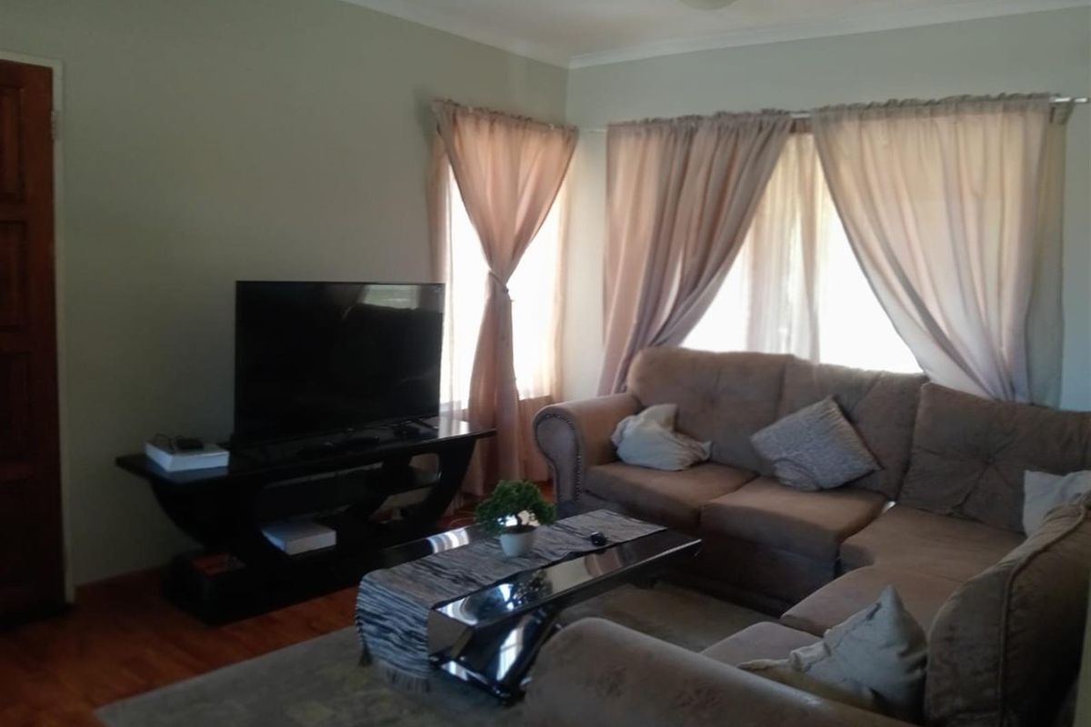 Townhouse For Sale in SW 5, Vanderbijlpark SW - Photo 4